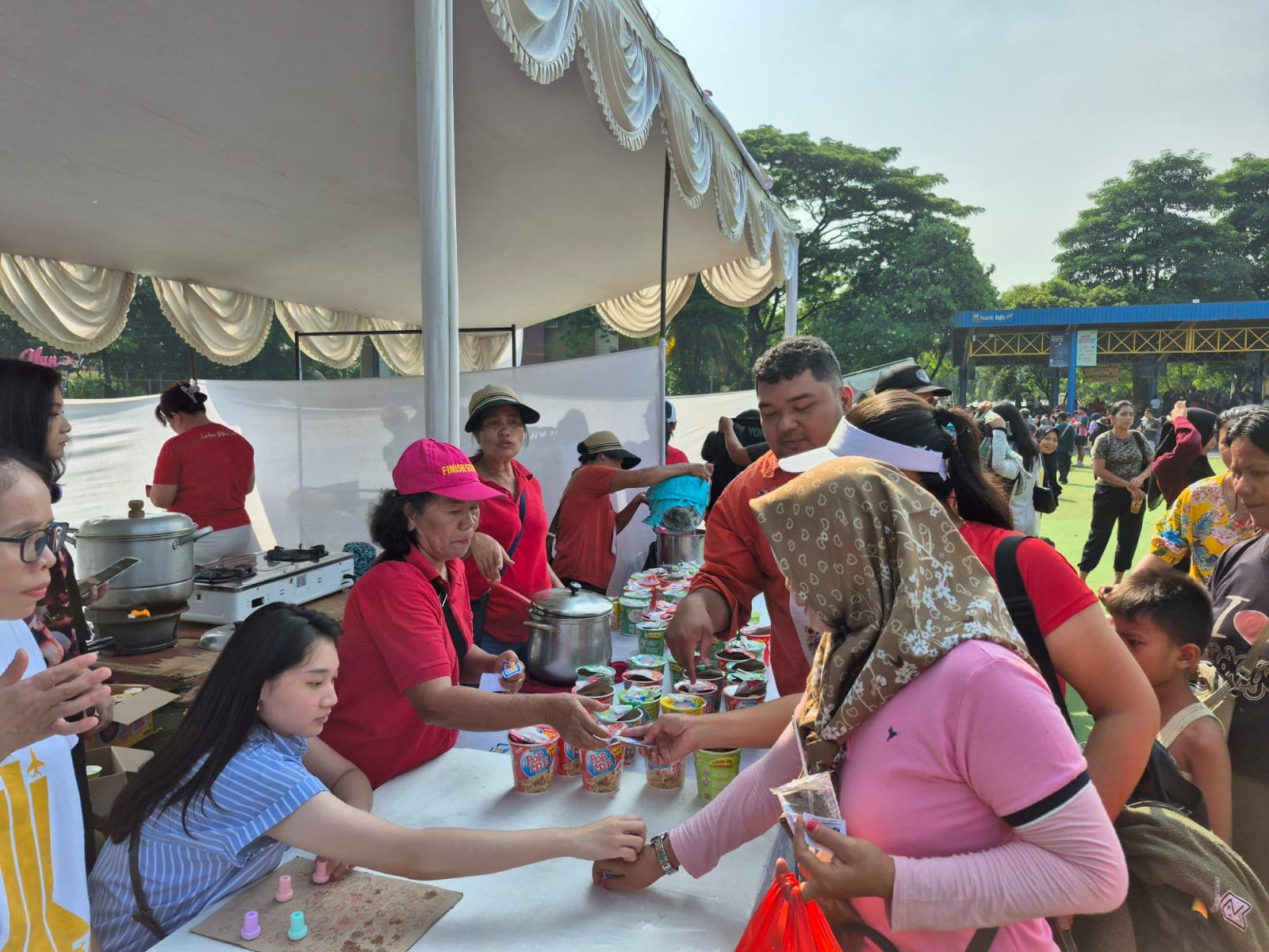 Food distribution event